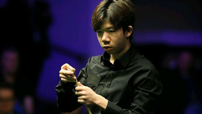 在球场上每 在球场上每